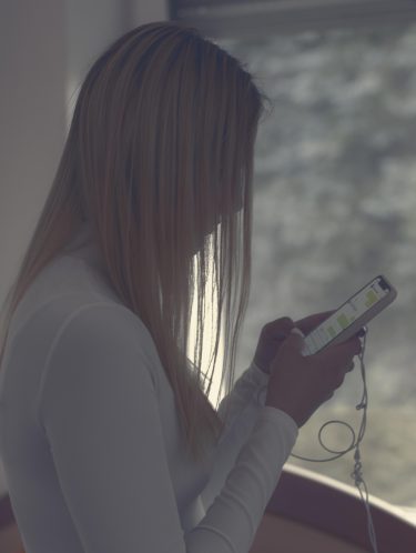 チャット占いって当たるの？メリットと手軽な相談方法